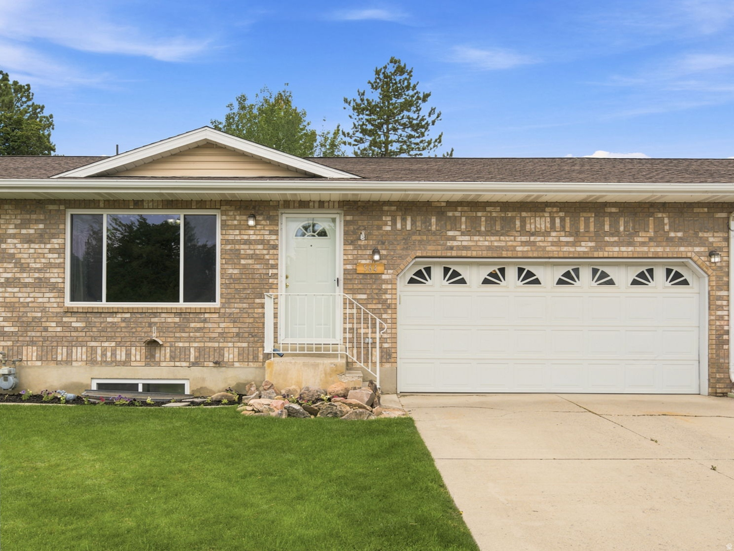 WOW!! RARE OPPORTUNITY!! RAMBLER-Style TWIN HOME w/Attached 2 Car Garage!! NO HOA!! MAIN LEVEL LIVING!! The Open Floorplan gives Generous space for Gathering Family and Friends!! FRESHLY PAINTED & 2 BRAND NEW FULL BATHROOMS!! Spacious Family Room! Lots of STORAGE Areas!! You'll ENJOY the Awesome Backyard w/Large Covered Deck and Beautiful Mature Trees and Landscaping!! Great Schools & Convenient Location!