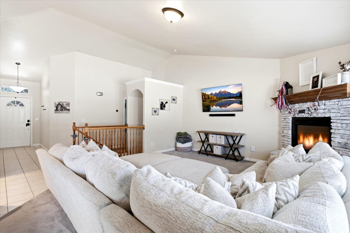 CHELEMES FARMS - Residential