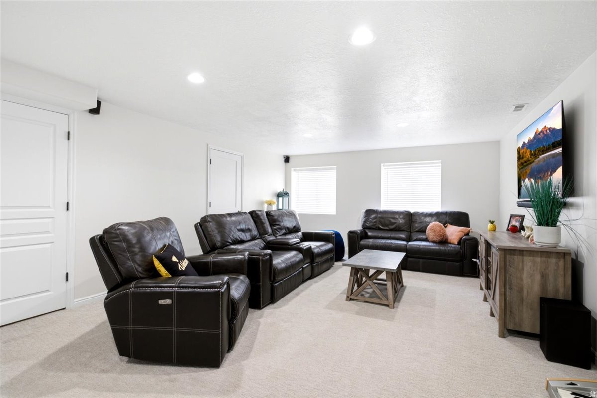 CHELEMES FARMS - Residential