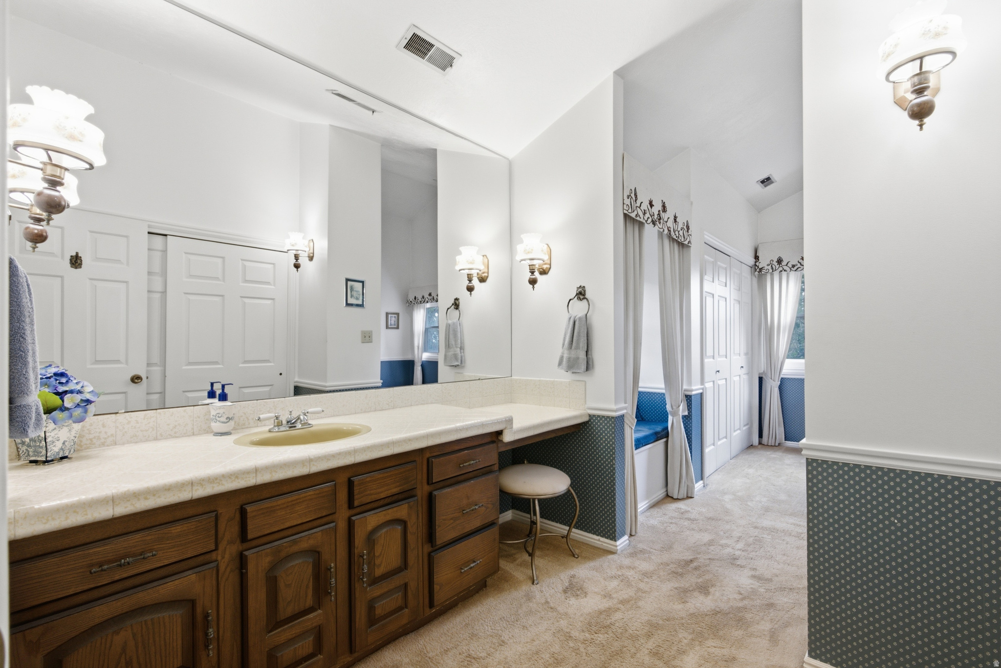 CHELSEA COVE - Residential