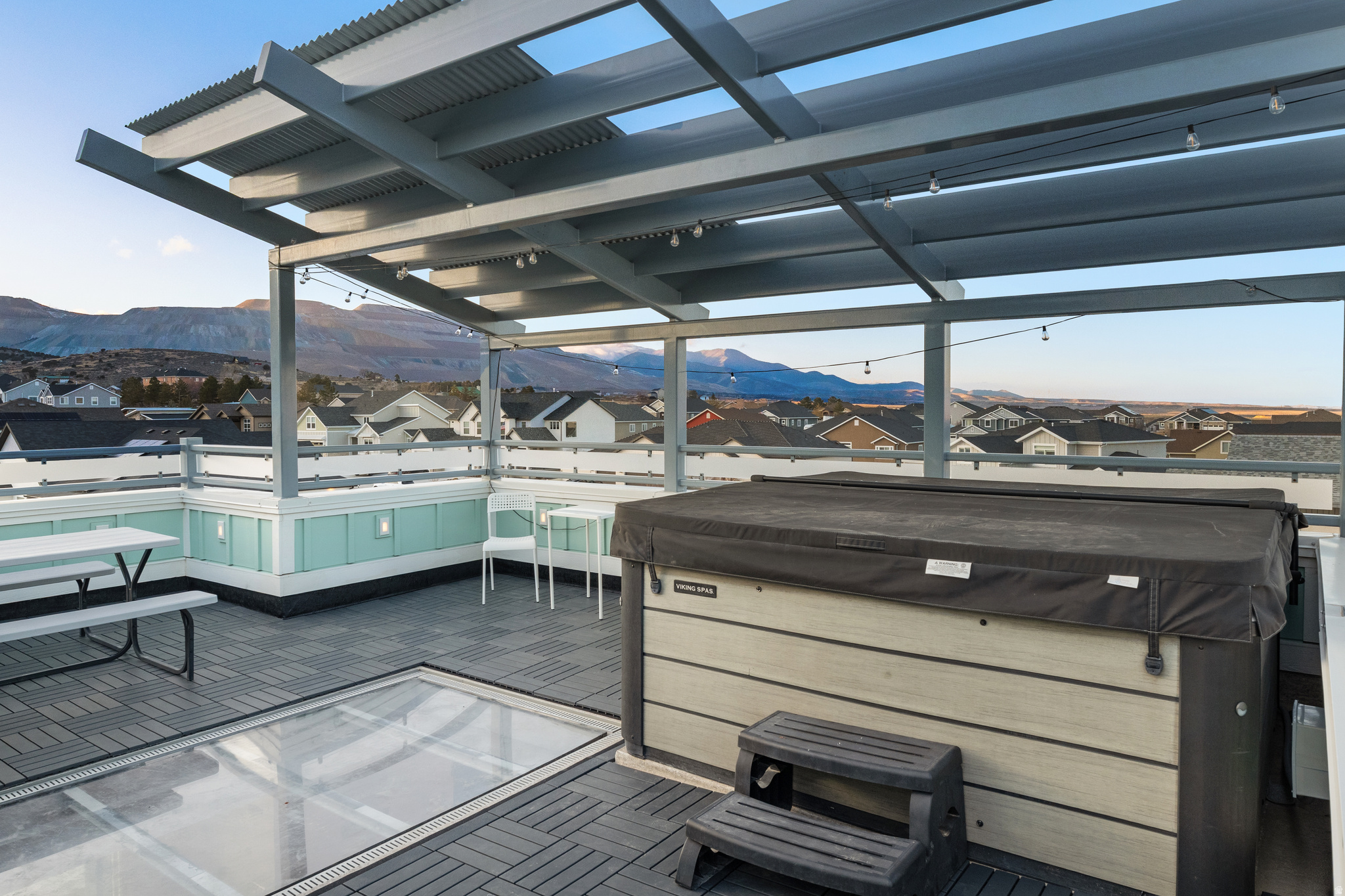 THE RANGE EAST - Residential