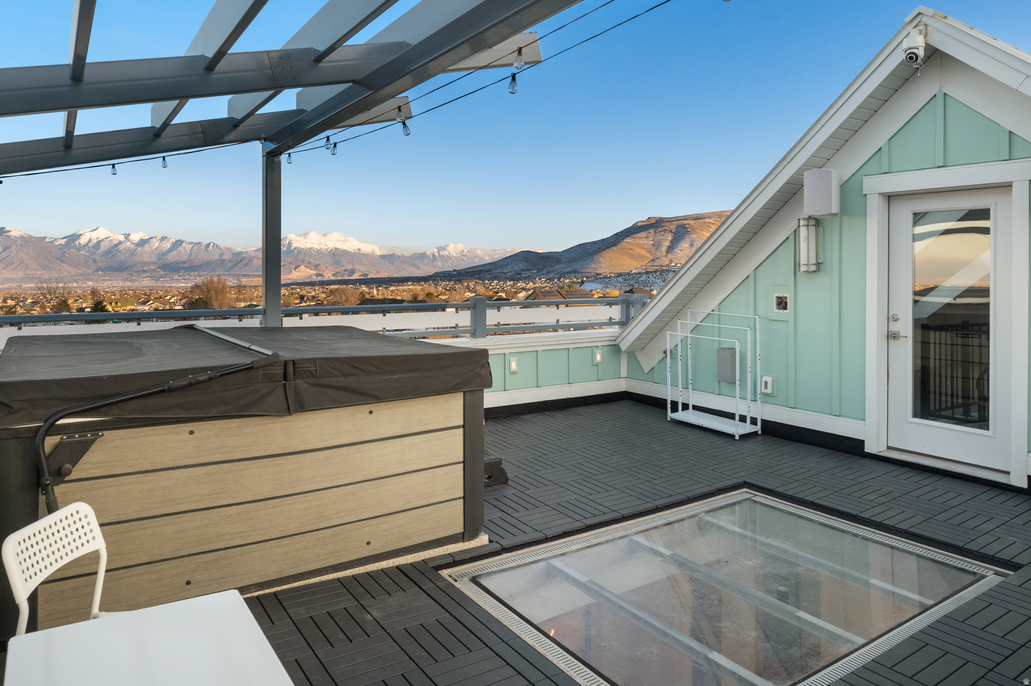THE RANGE EAST - Residential