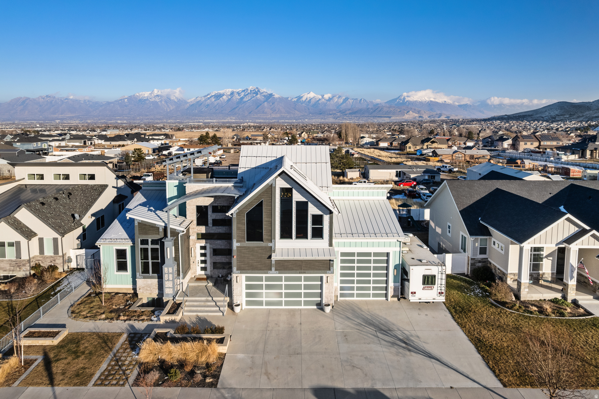 THE RANGE EAST - Residential