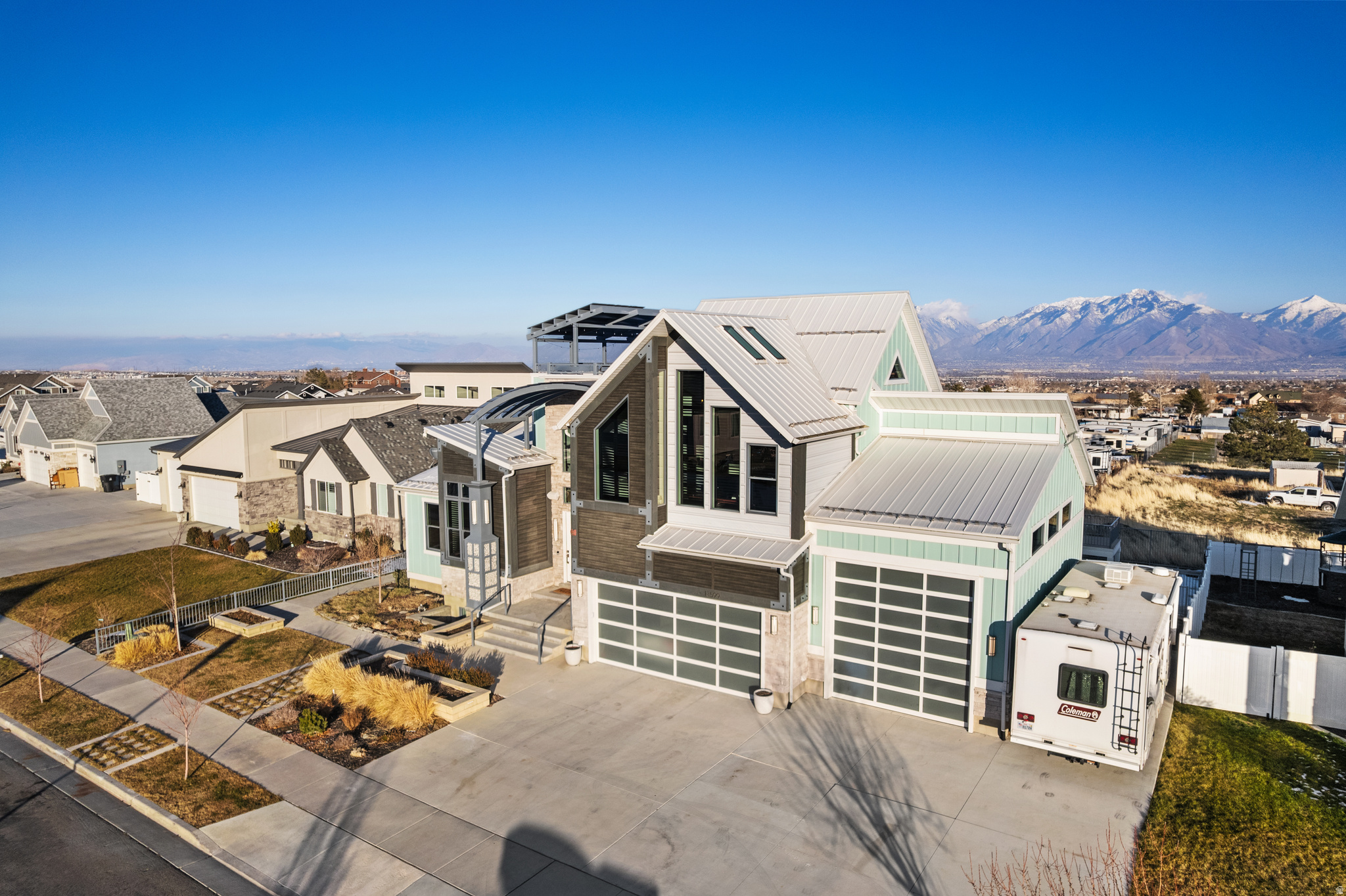THE RANGE EAST - Residential