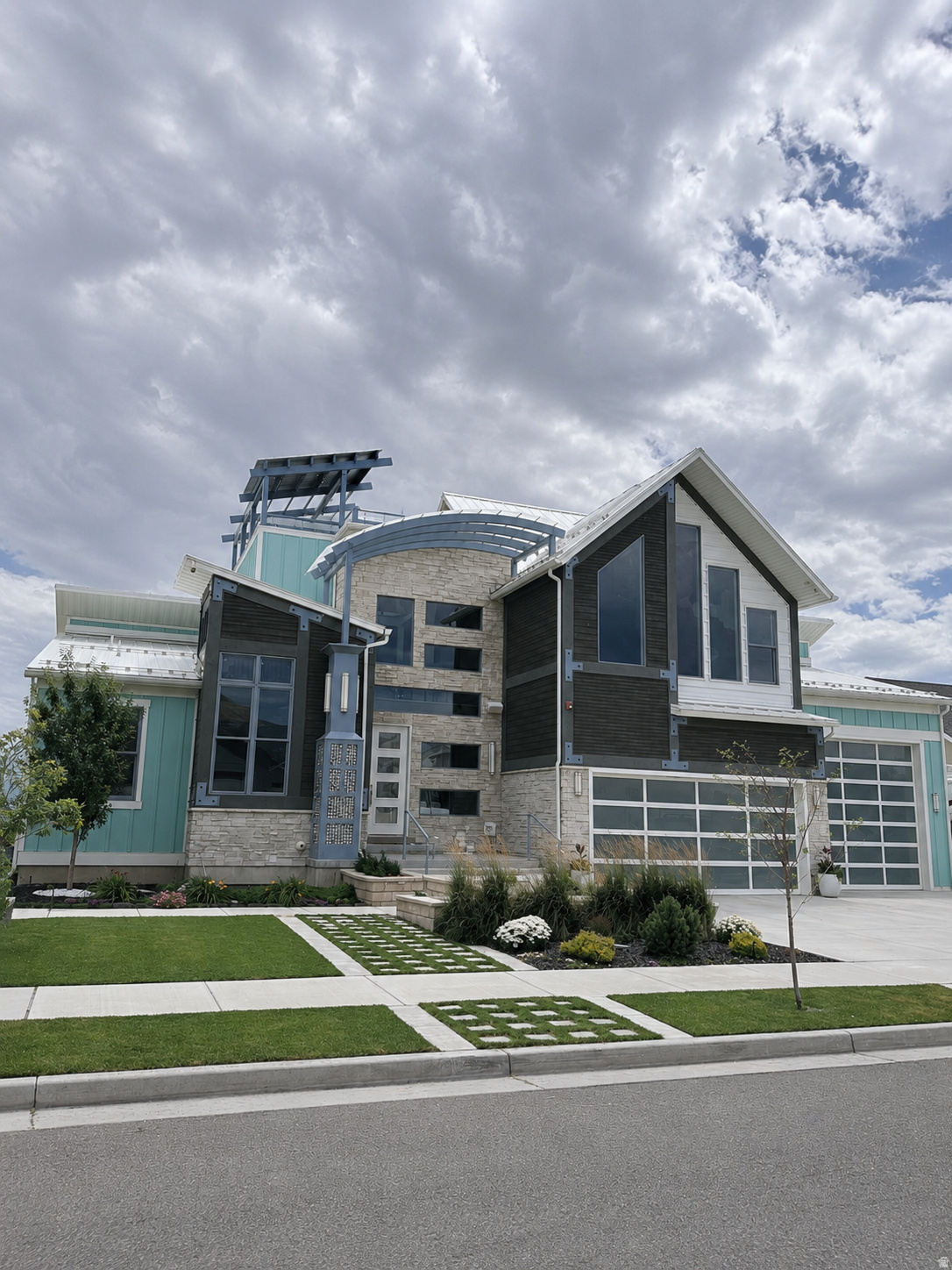 THE RANGE EAST - Residential