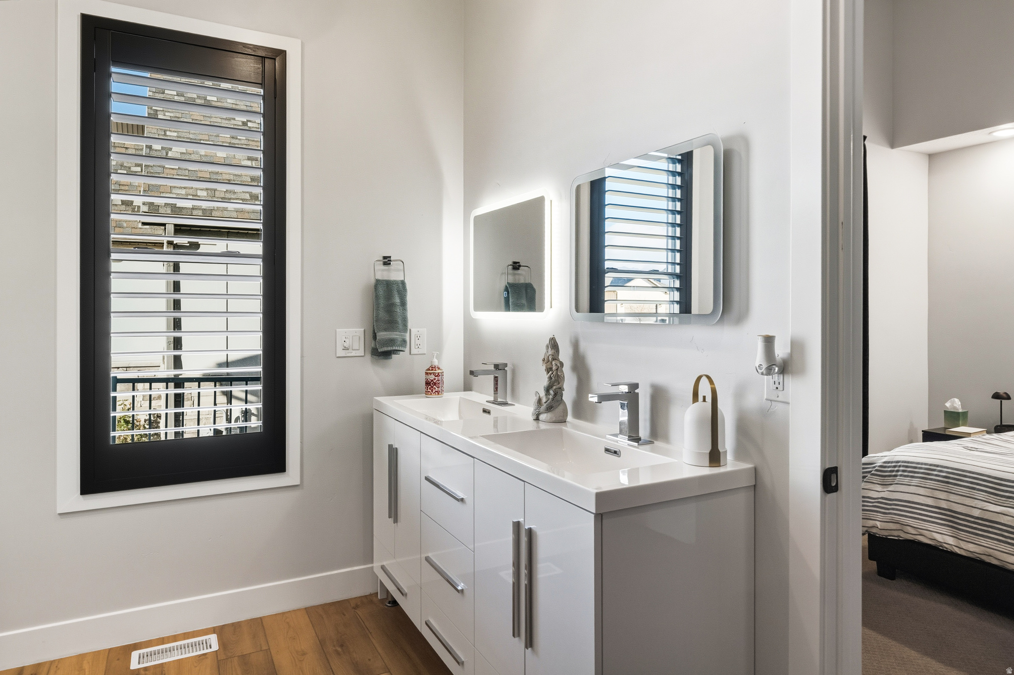 THE RANGE EAST - Residential