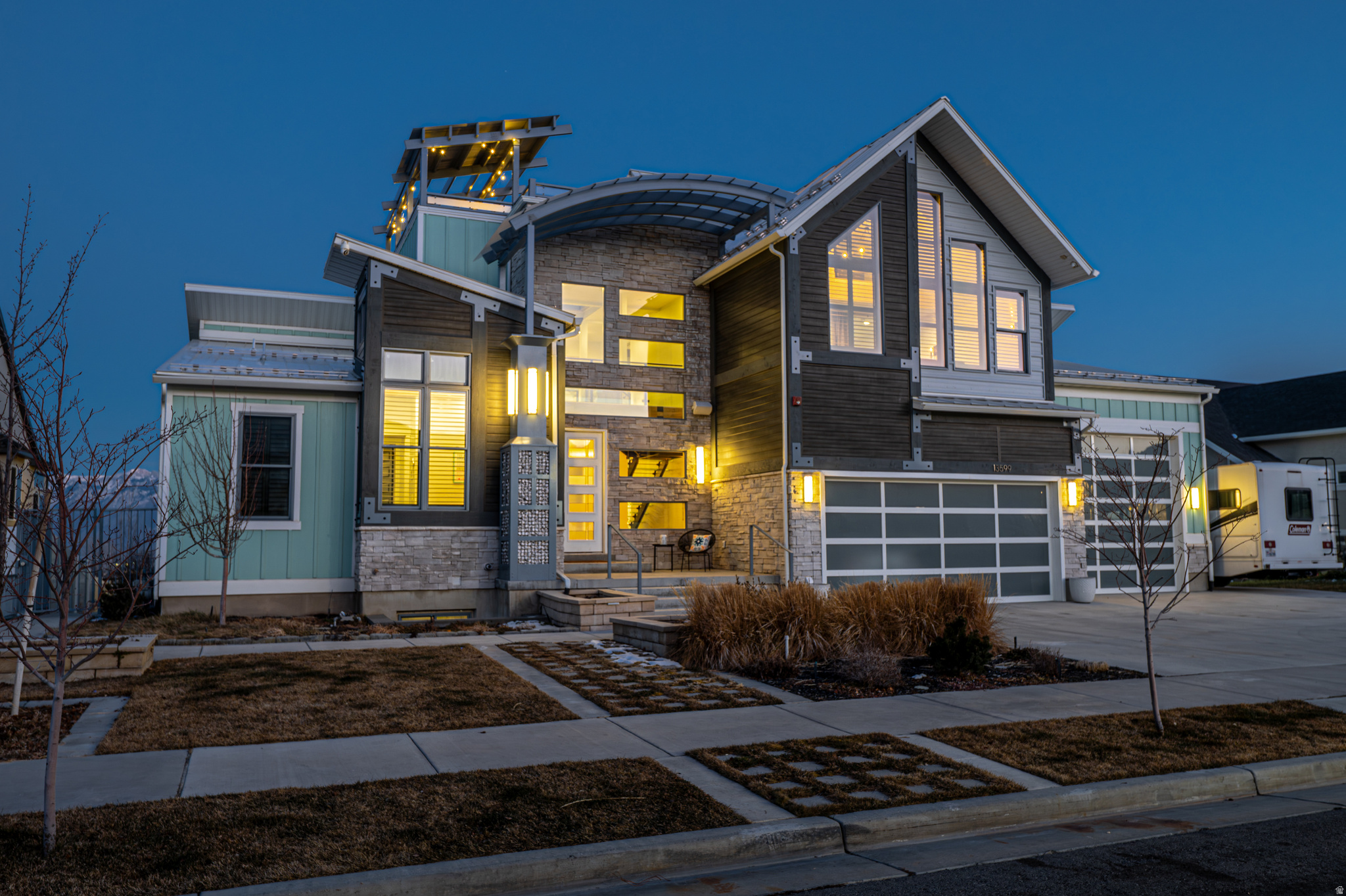 THE RANGE EAST - Residential