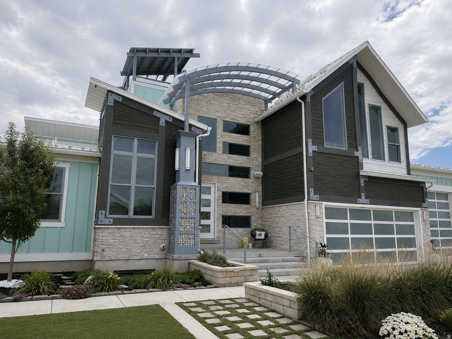 THE RANGE EAST - Residential