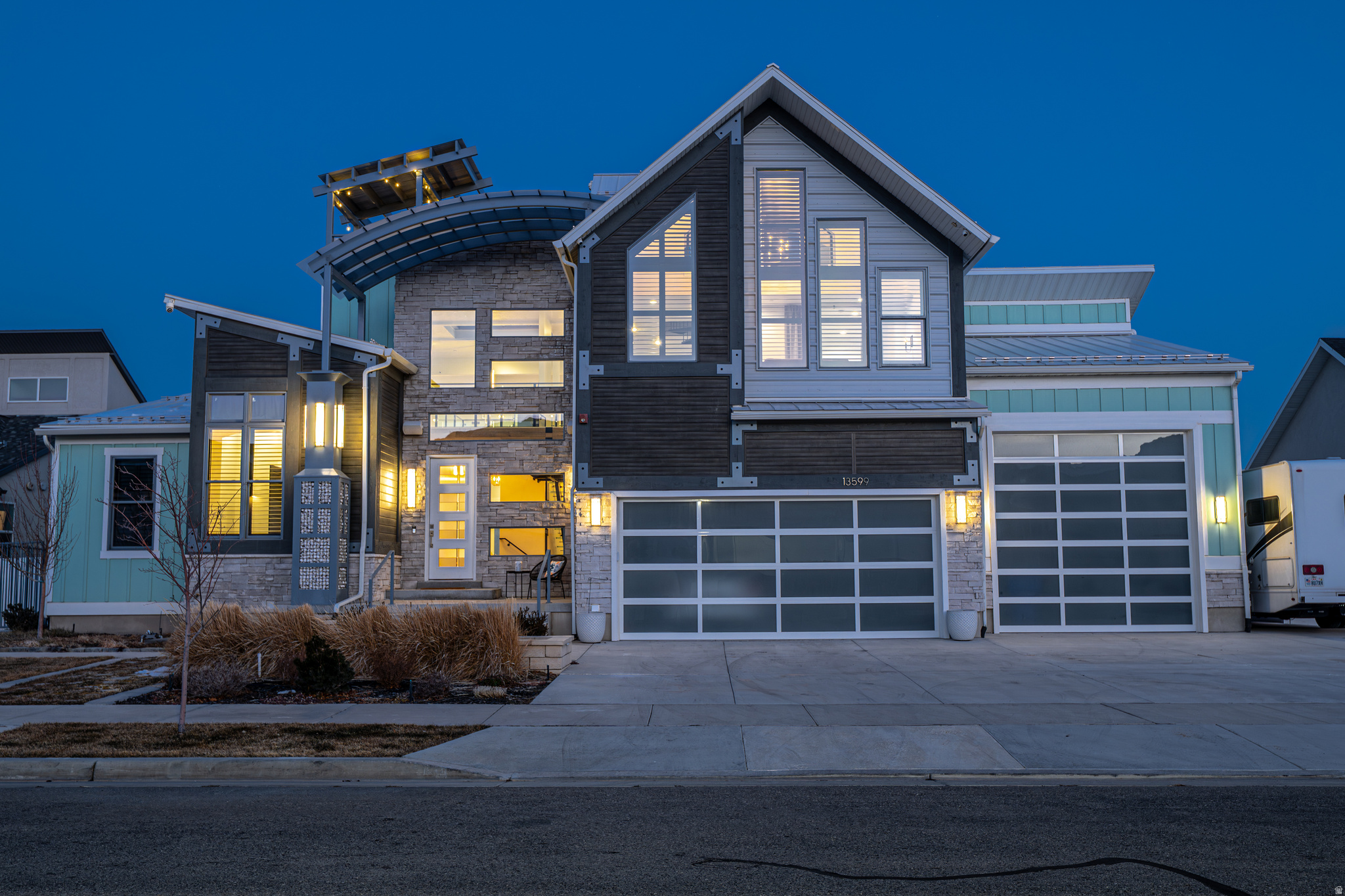 THE RANGE EAST - Residential