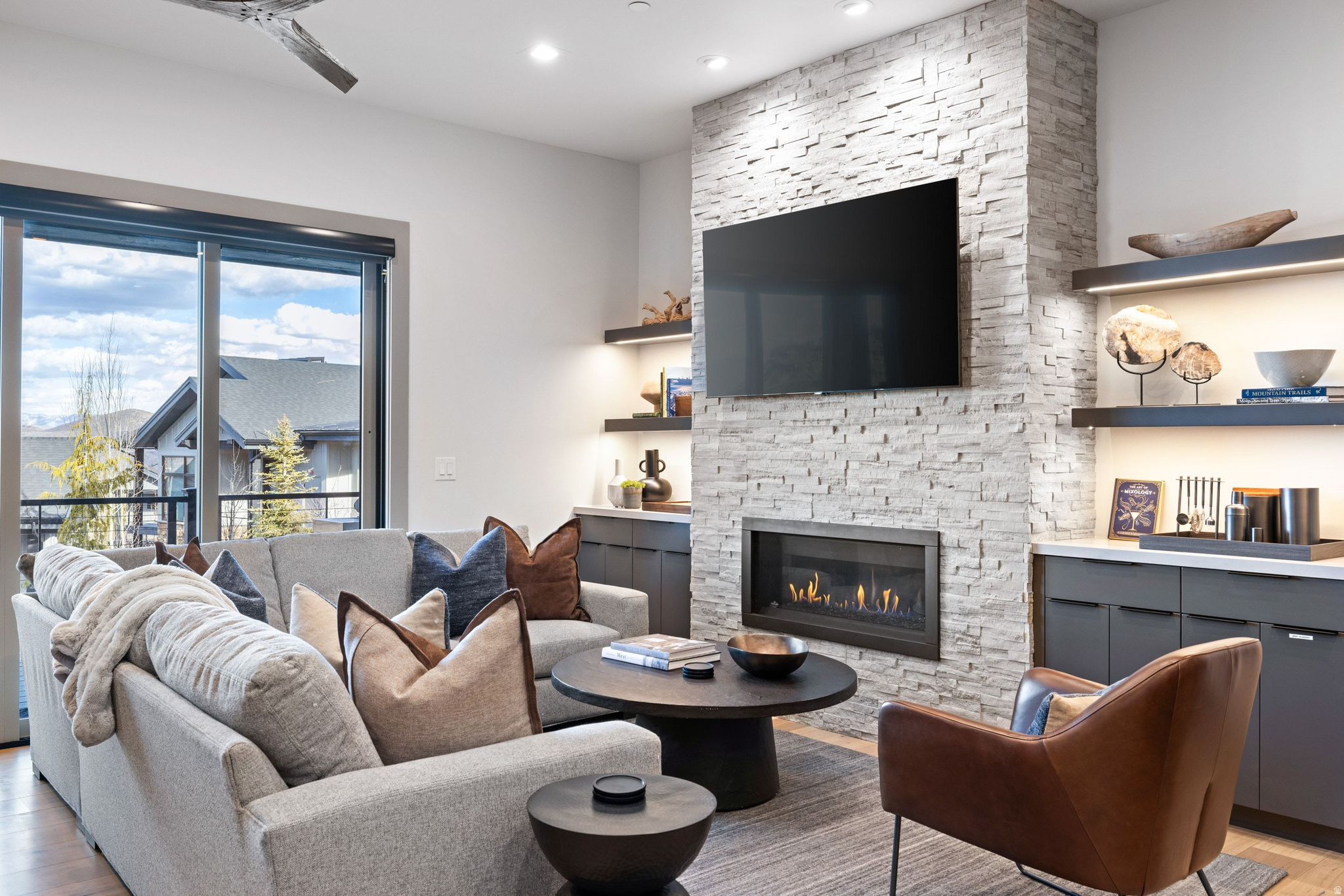FROSTWOOD - Residential