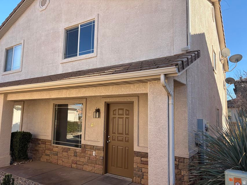 Premium location with proximity to major shopping, medical, parks, and schools. Brand new paint, brand new flooring, shows like new. Quaint back patio with open viewing. Stainless steel appliances. Great floor plan with open design.