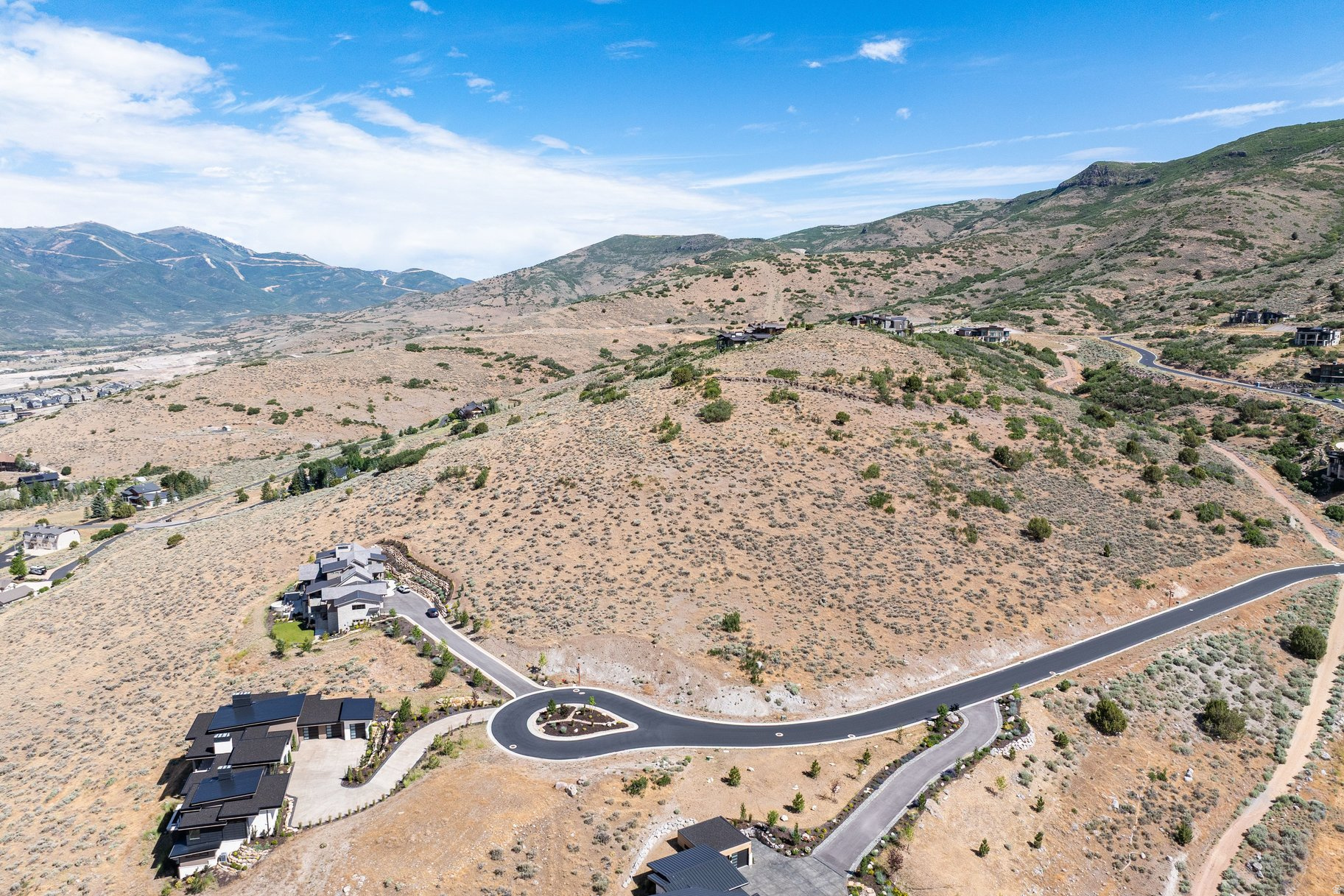 RED LEDGES - Land