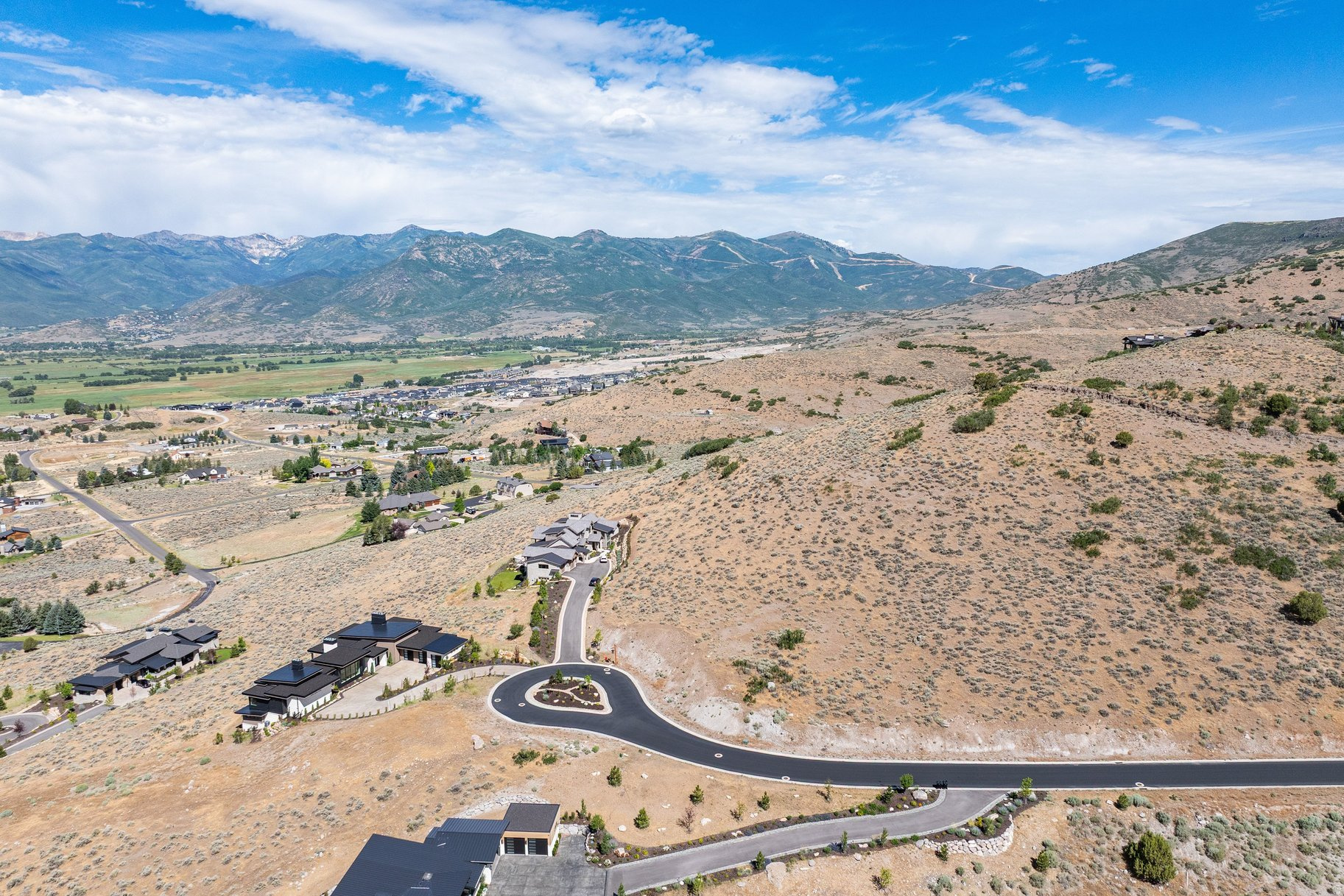RED LEDGES - Land