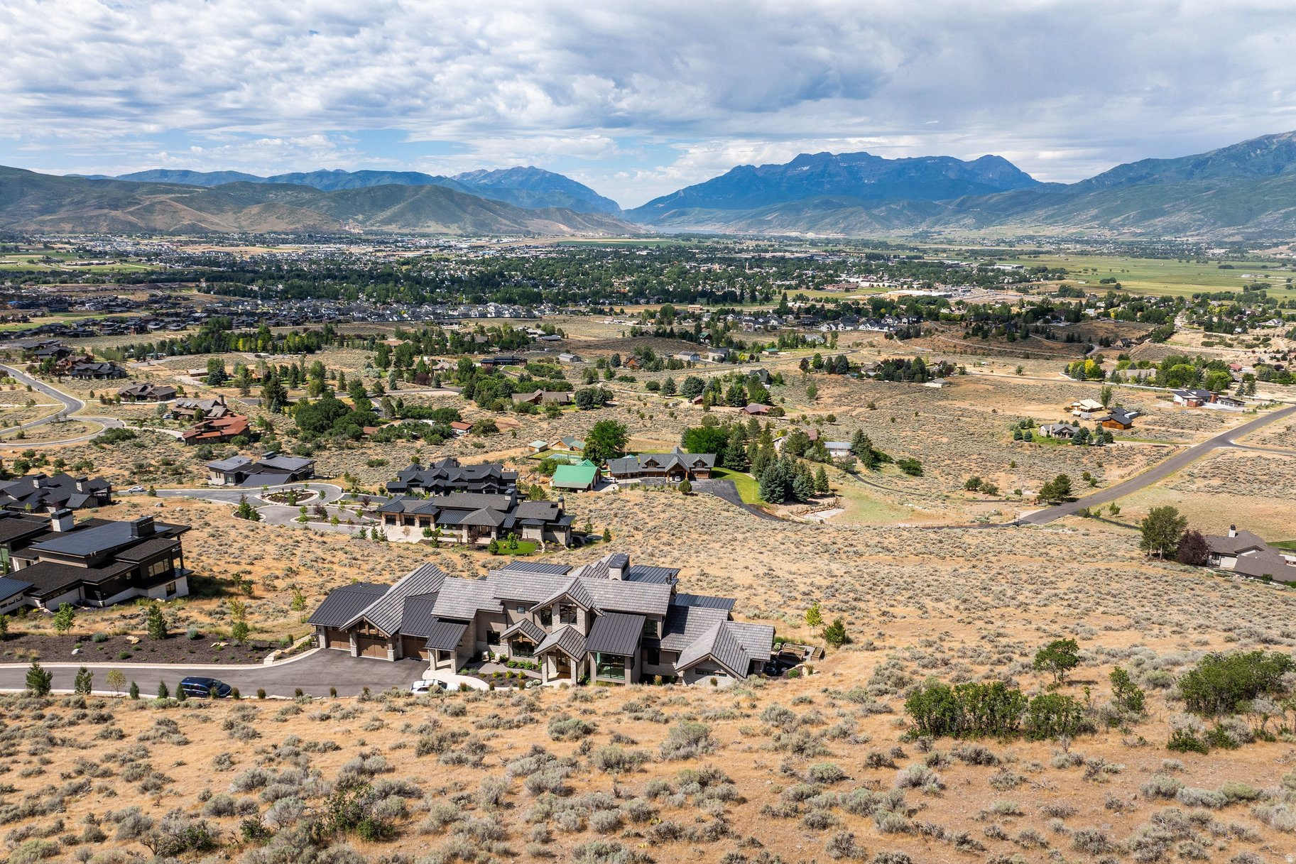 RED LEDGES - Land