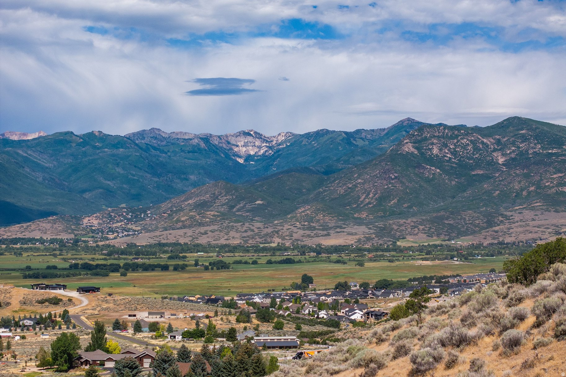 RED LEDGES - Land