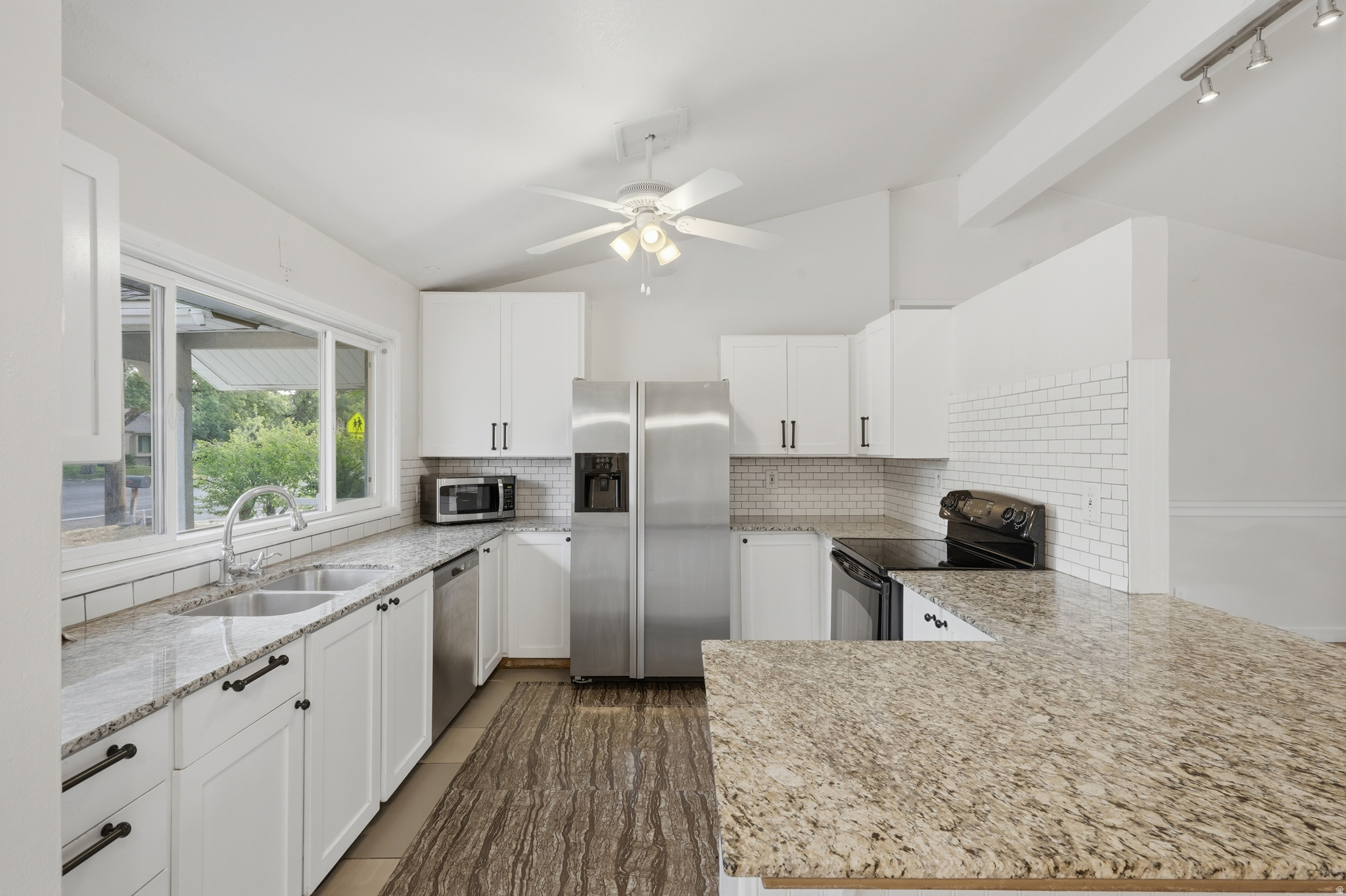 LAKEWOOD - Residential