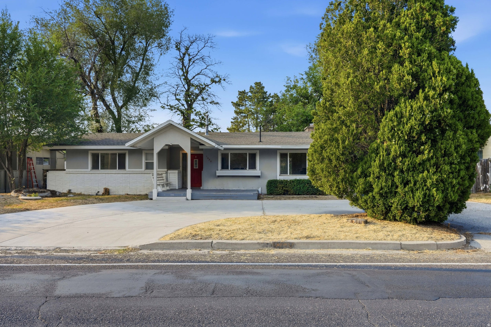 LAKEWOOD - Residential