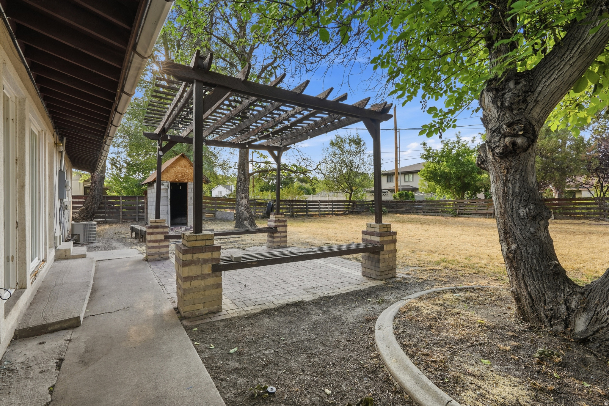 LAKEWOOD - Residential