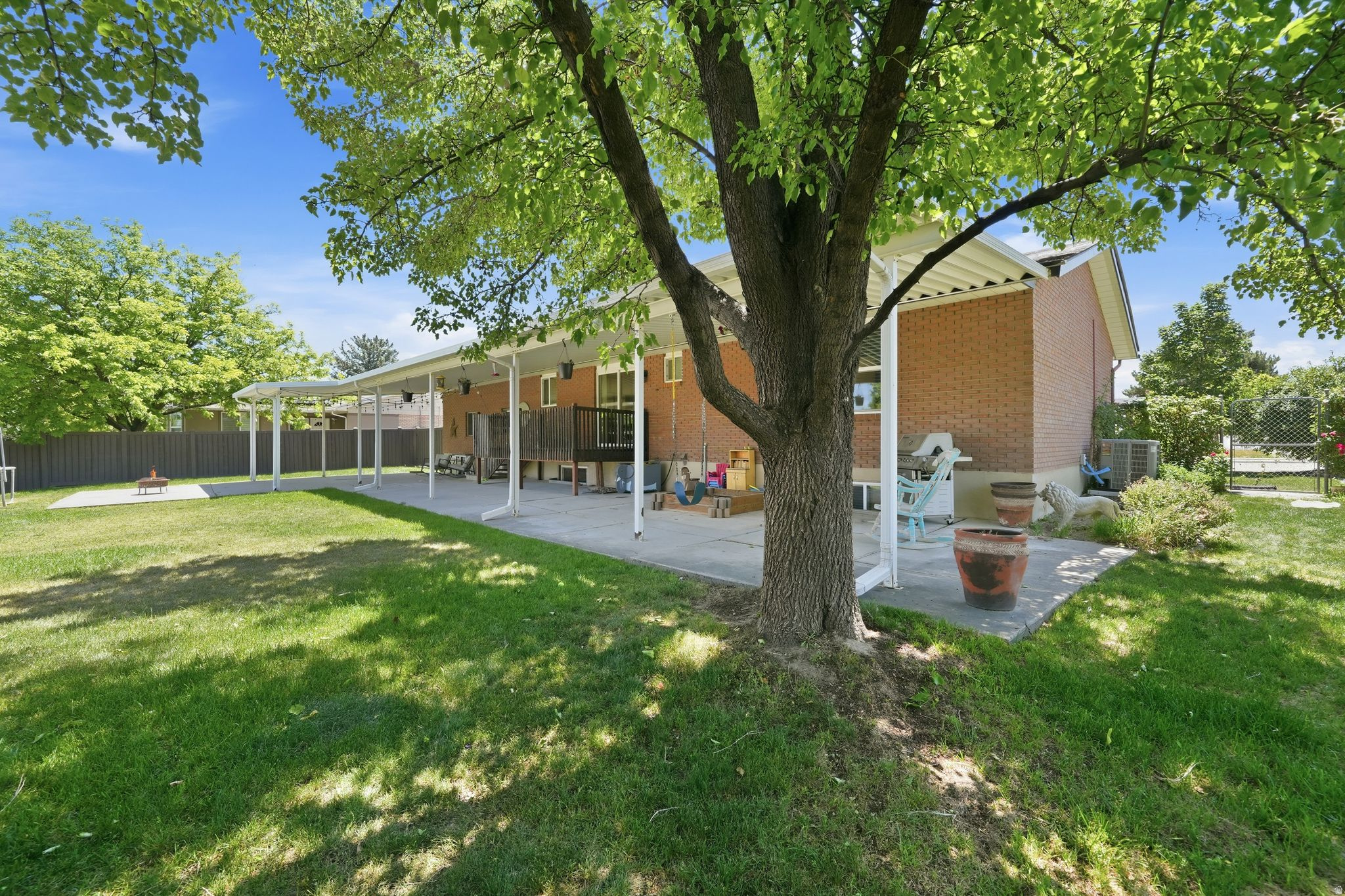 MOUNTAIN VIEW ESTATES #13 - Residential