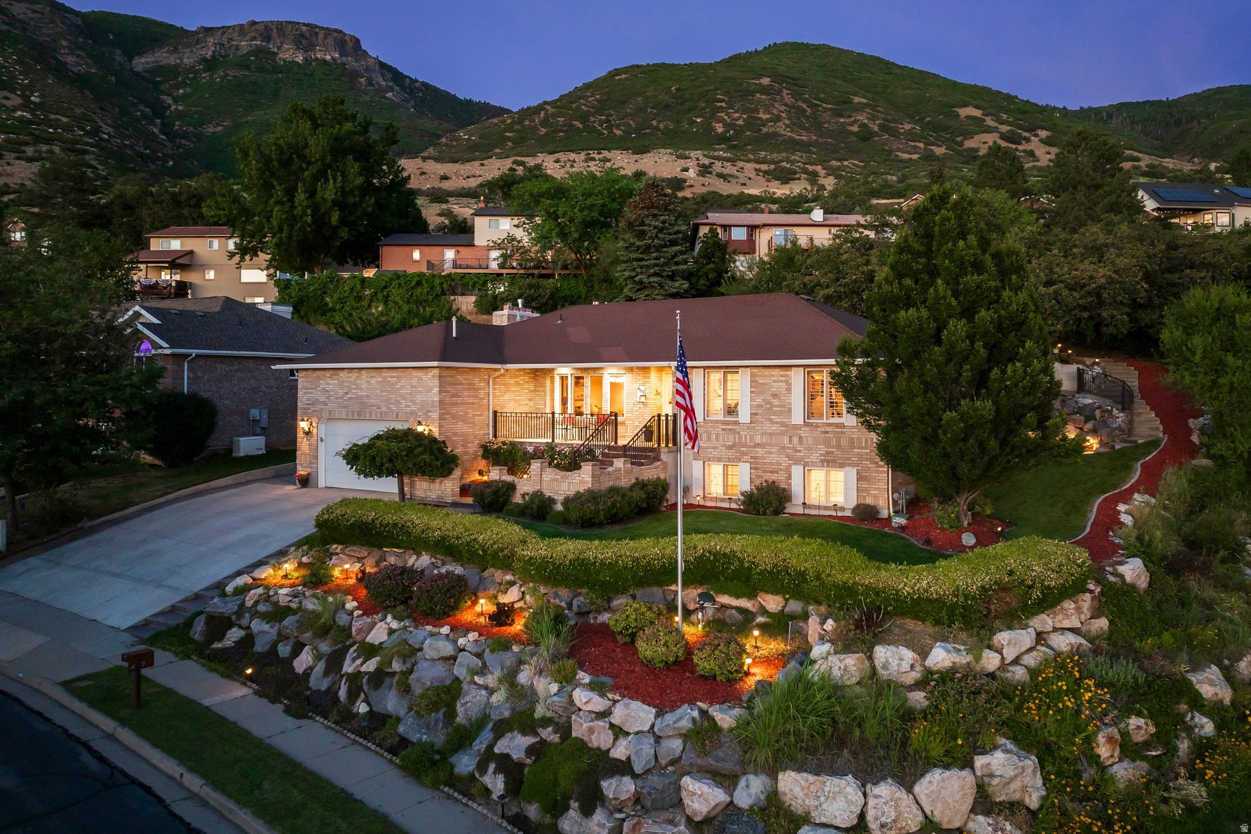 HUGHES HILLSIDE - Residential