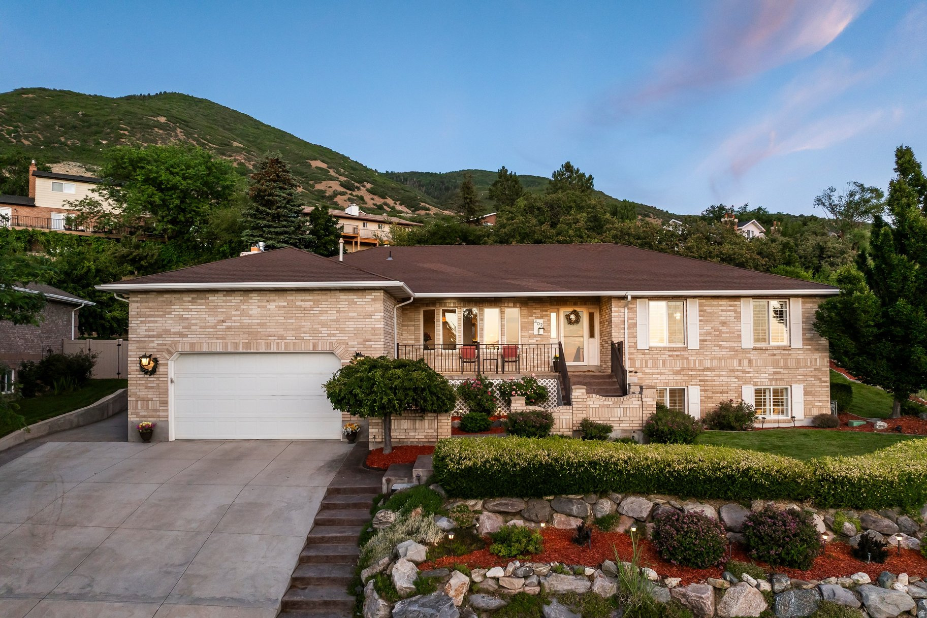 HUGHES HILLSIDE - Residential