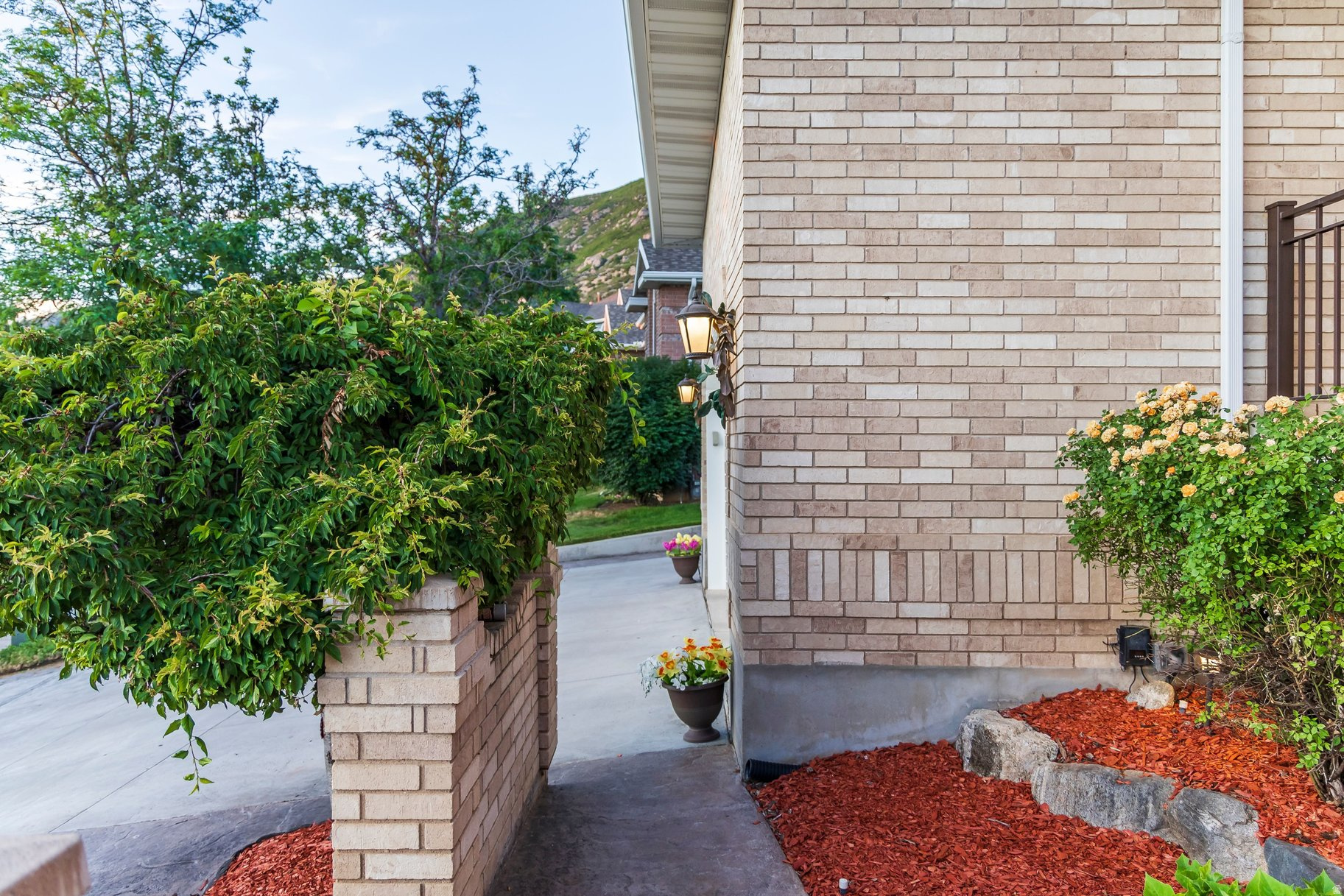 HUGHES HILLSIDE - Residential