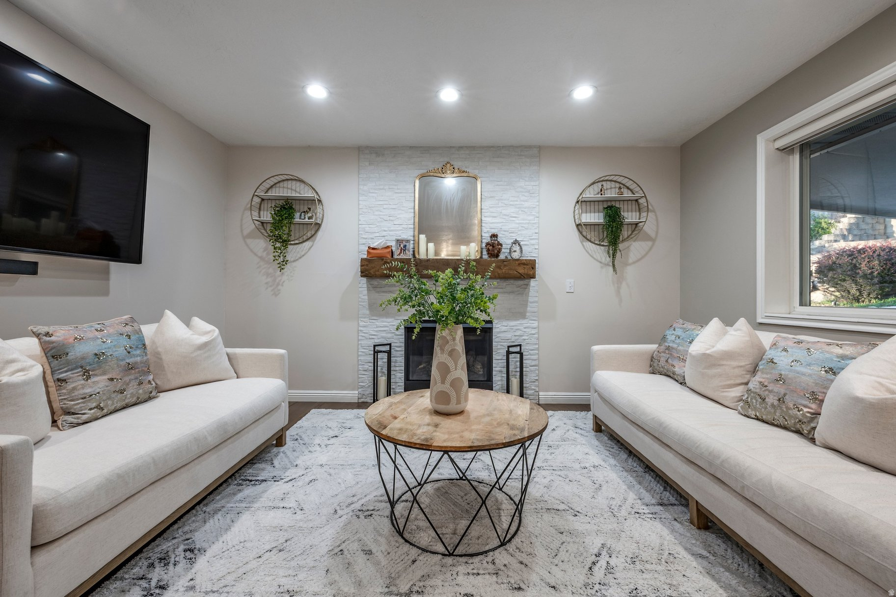 HUGHES HILLSIDE - Residential