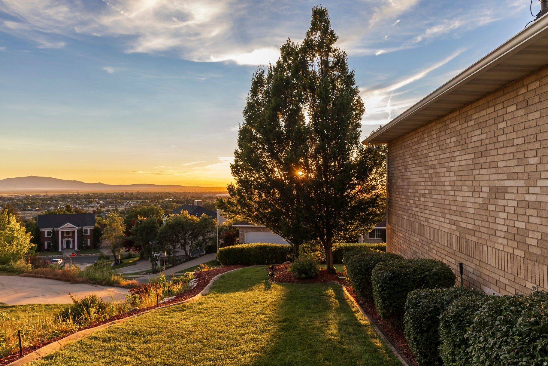 HUGHES HILLSIDE - Residential