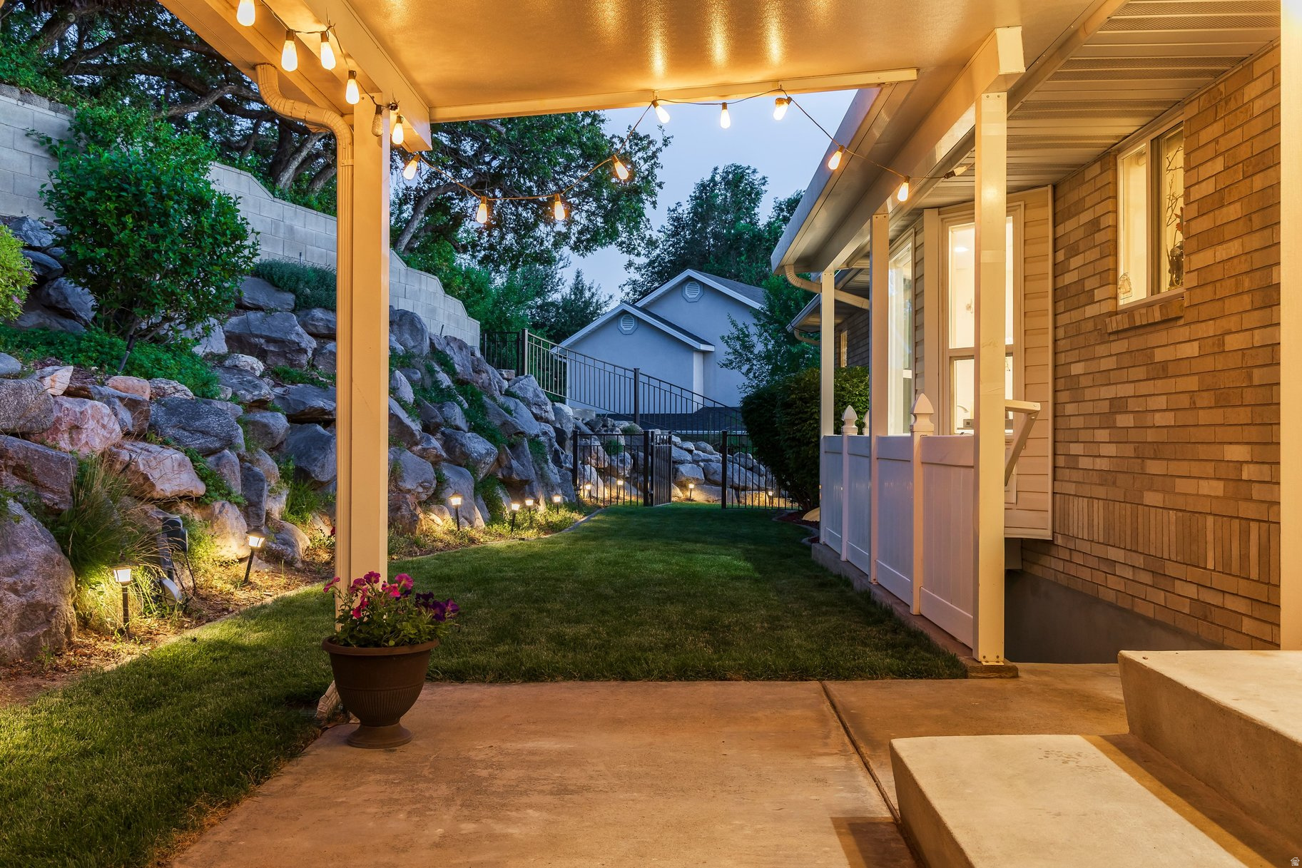 HUGHES HILLSIDE - Residential