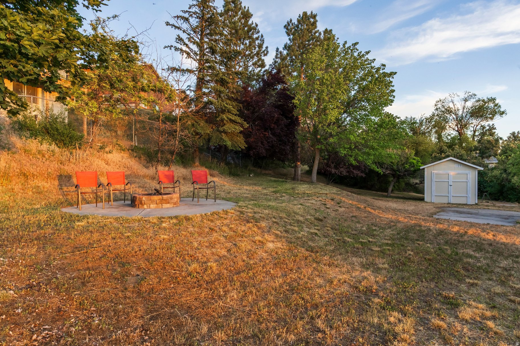 HUGHES HILLSIDE - Residential