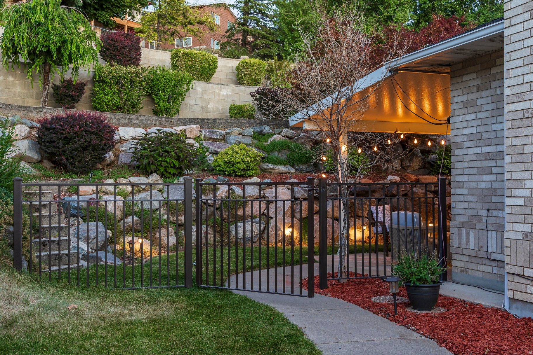 HUGHES HILLSIDE - Residential