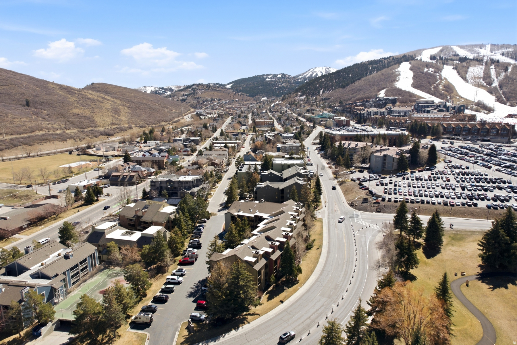SNOWCREST CONDOMINIUMS - Residential