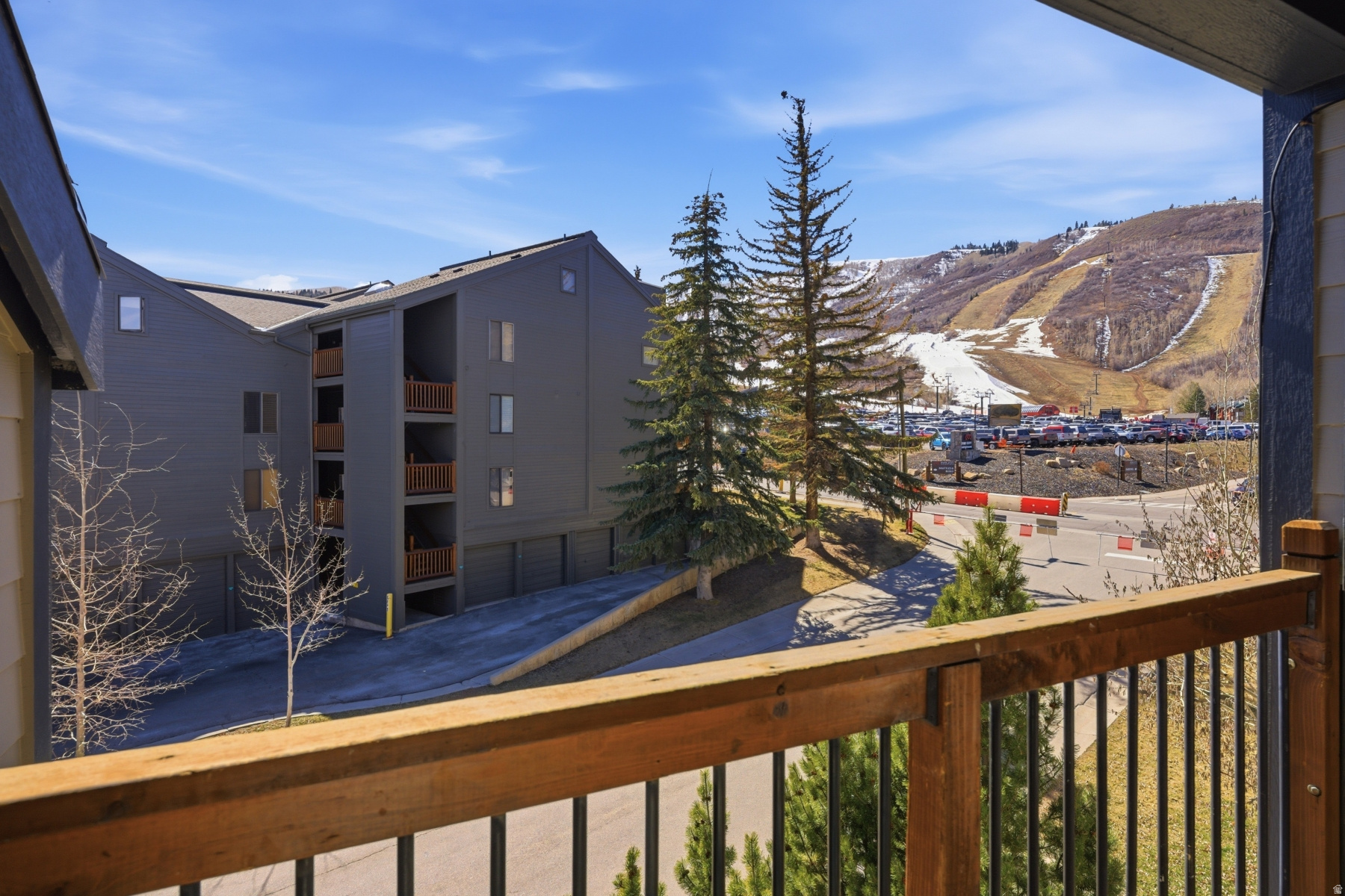 SNOWCREST CONDOMINIUMS - Residential