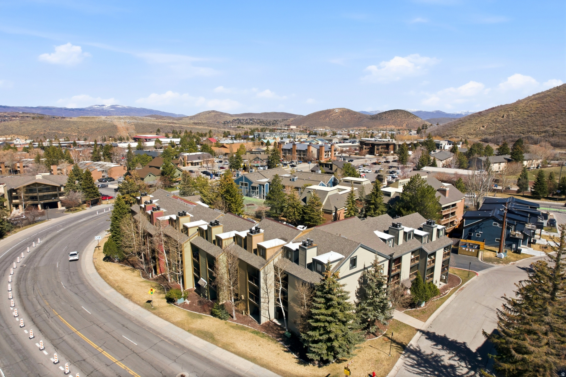 SNOWCREST CONDOMINIUMS - Residential