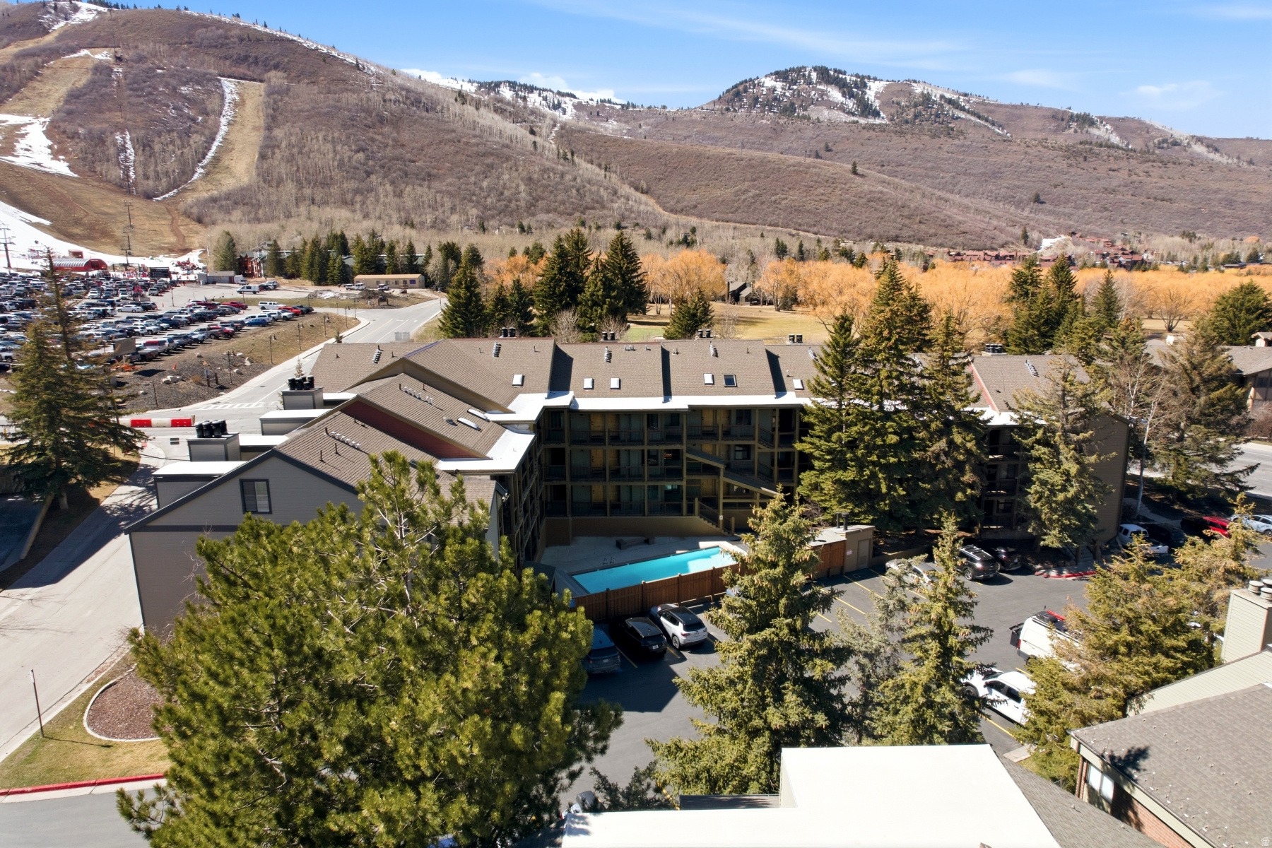 SNOWCREST CONDOMINIUMS - Residential