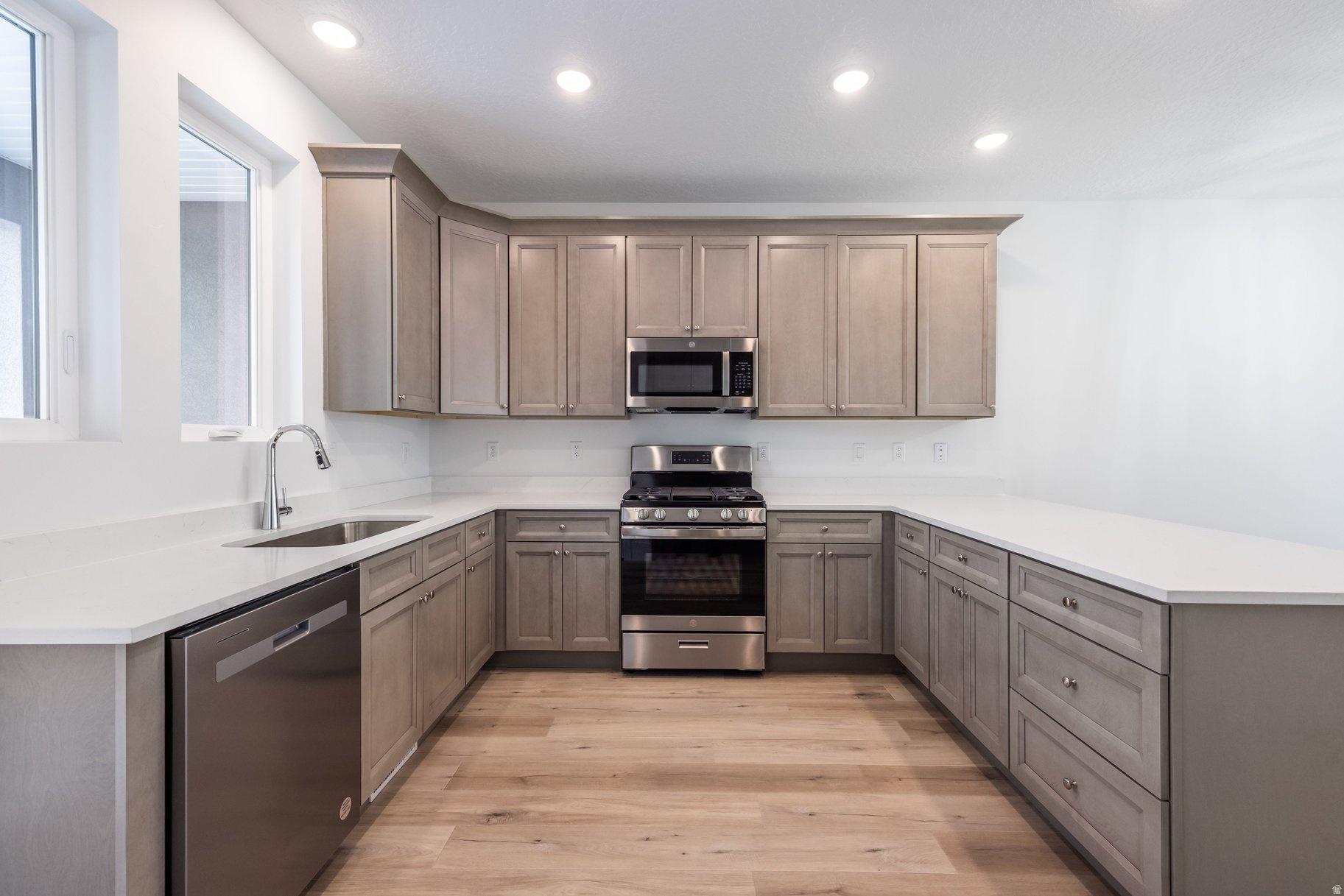 RIDGE - Residential