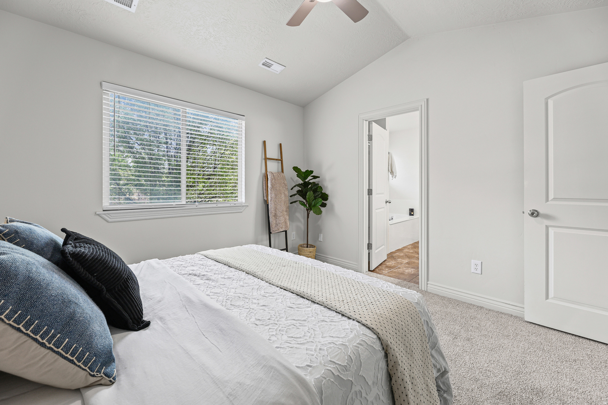 CUTLER CROSSING - Residential