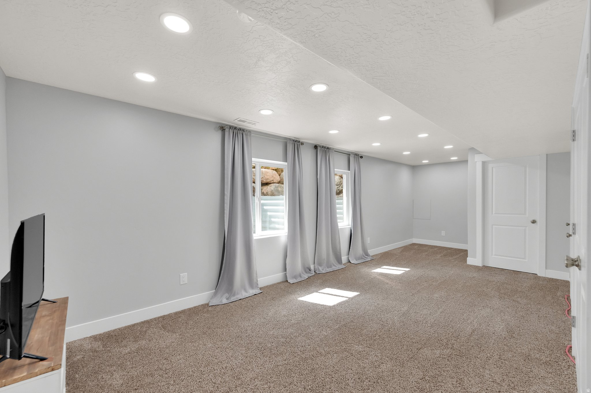 EAGLE POINT - Residential Lease