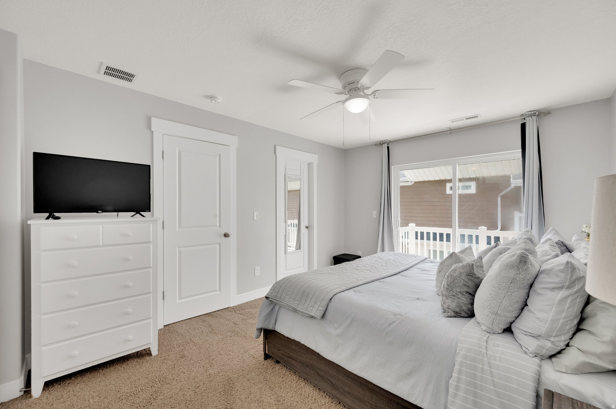 EAGLE POINT - Residential Lease
