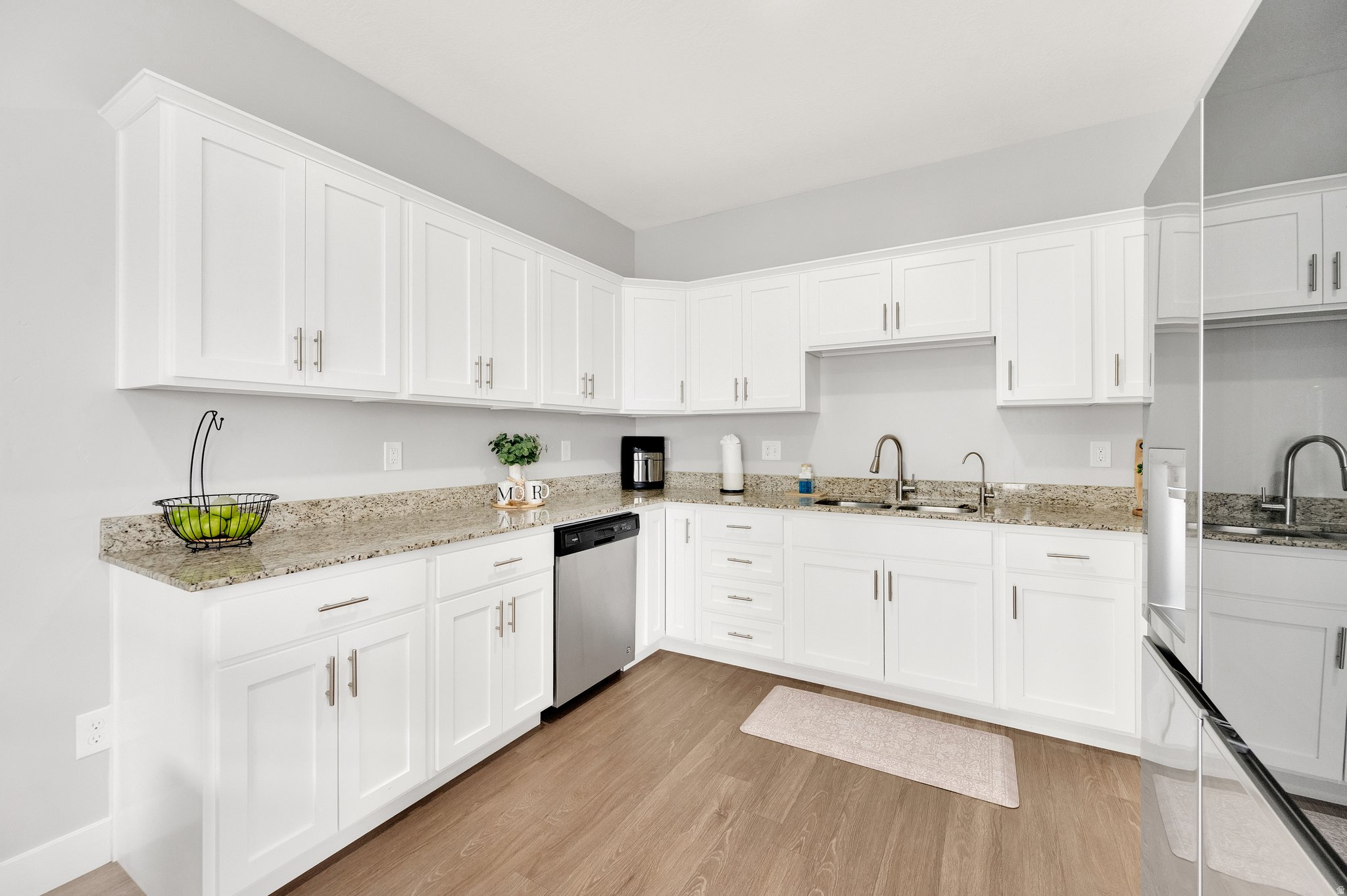 EAGLE POINT - Residential Lease