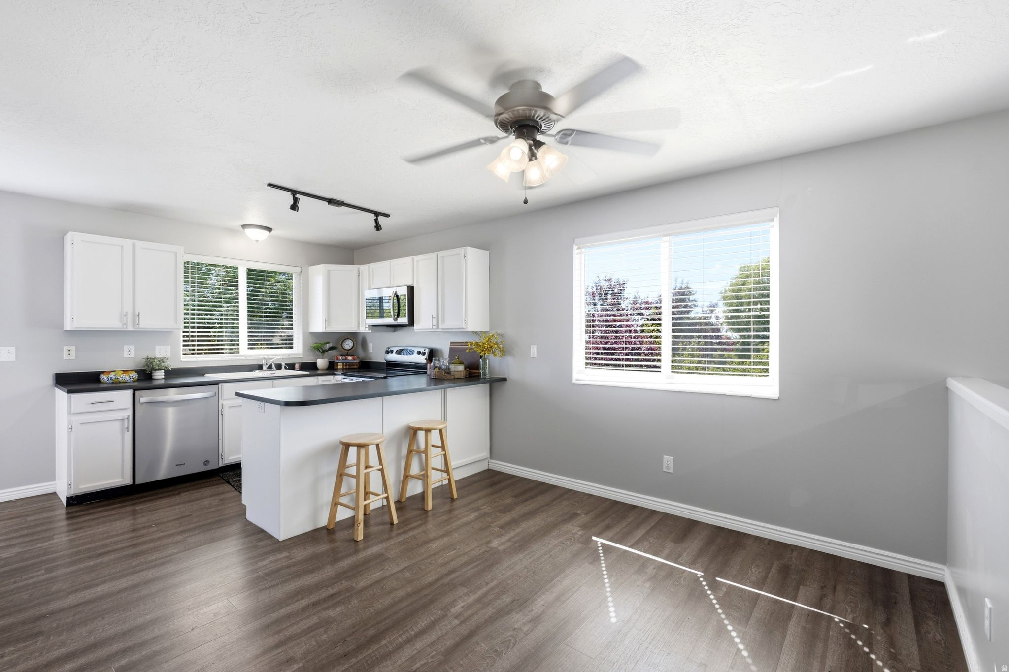 SUMMER MEADOW - Residential