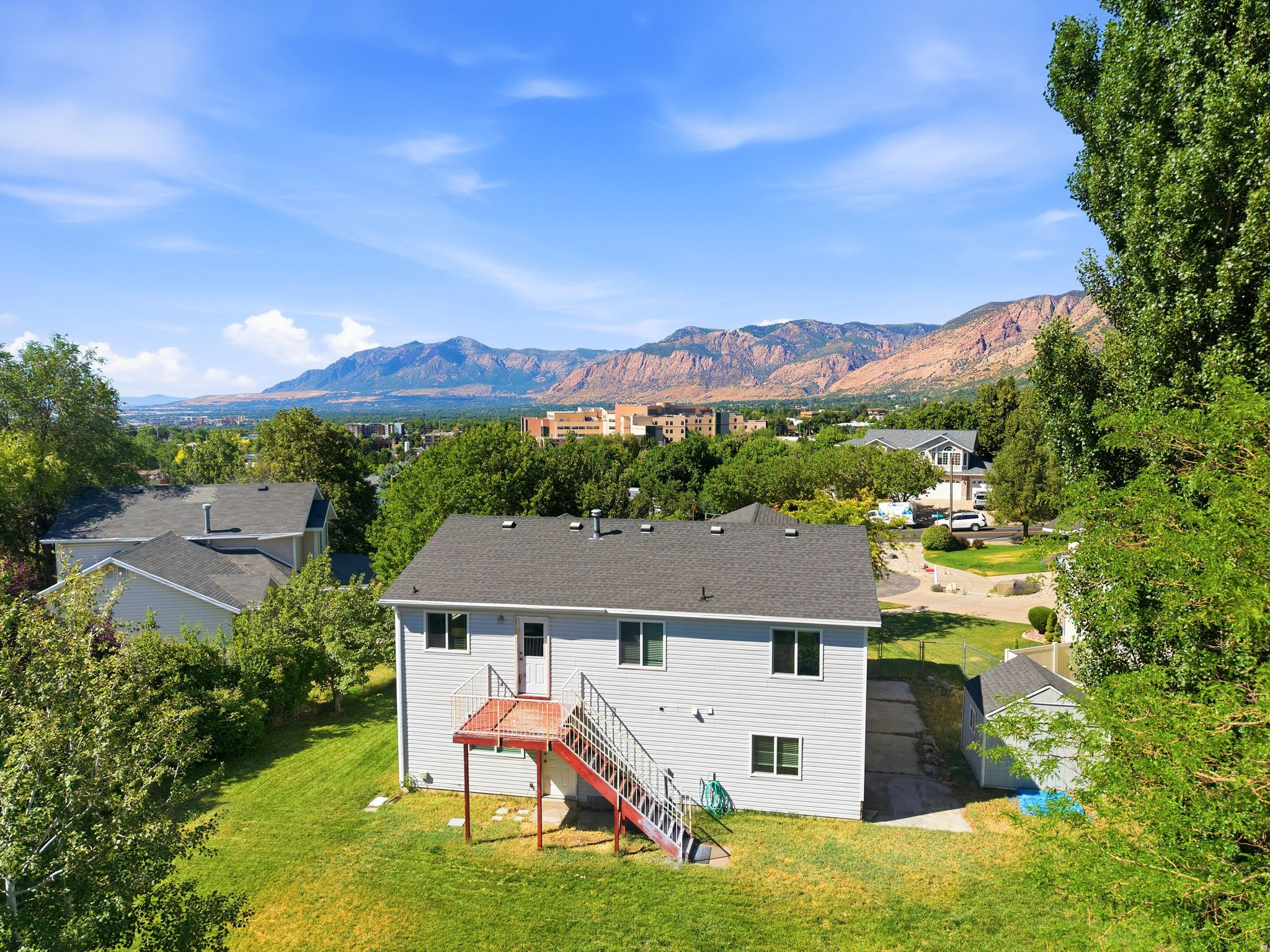 SUMMER MEADOW - Residential