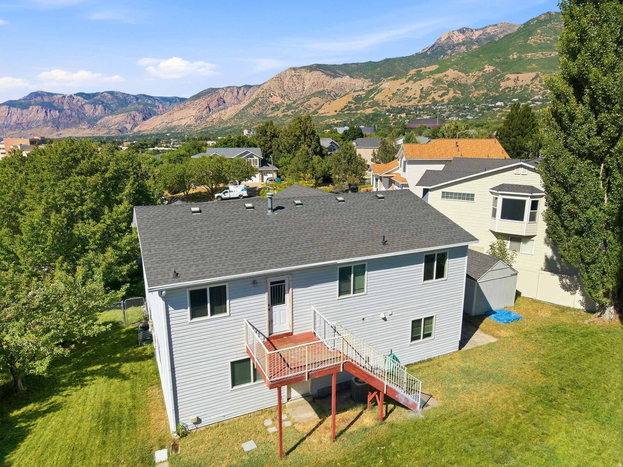 SUMMER MEADOW - Residential