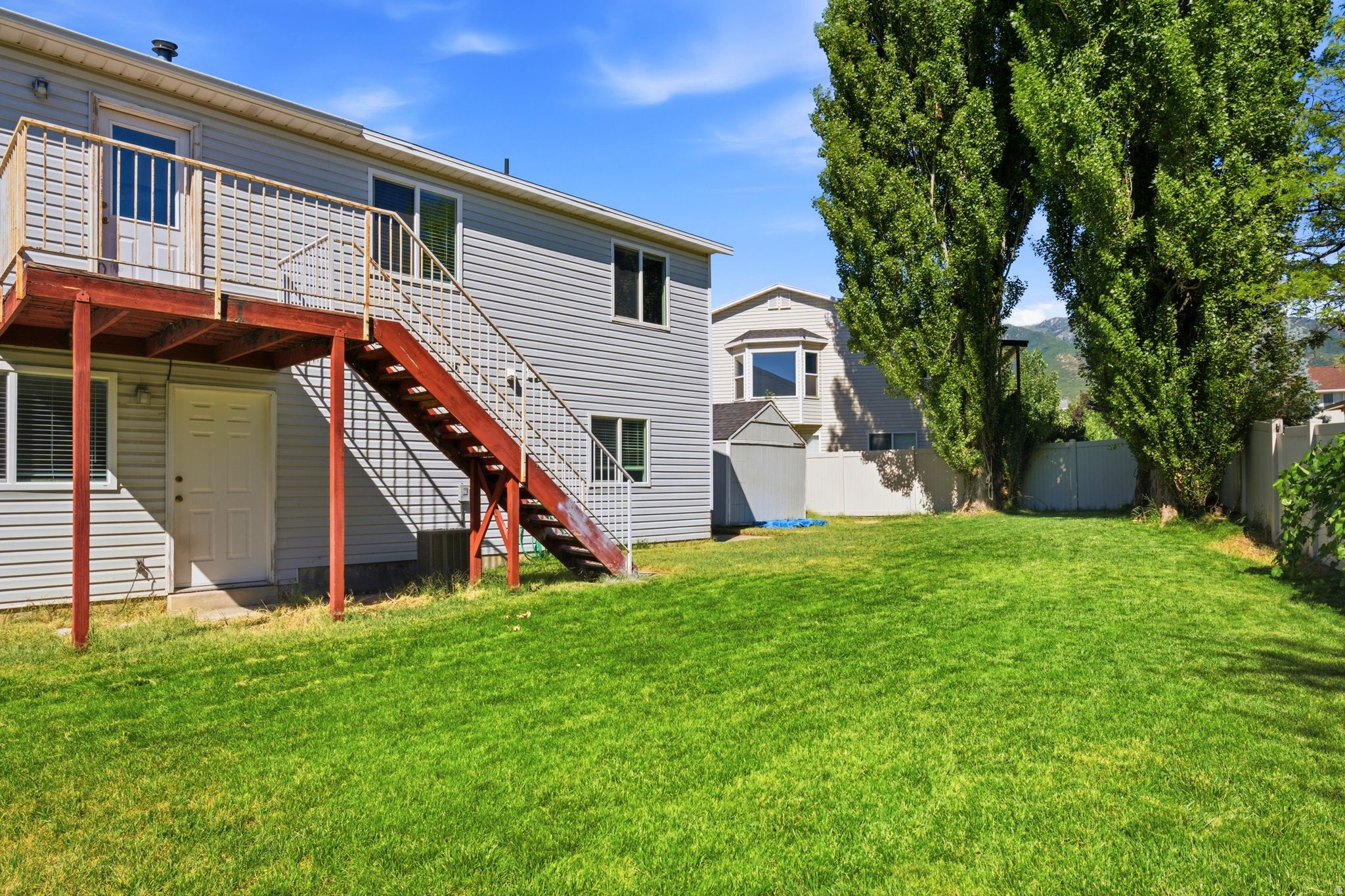 SUMMER MEADOW - Residential