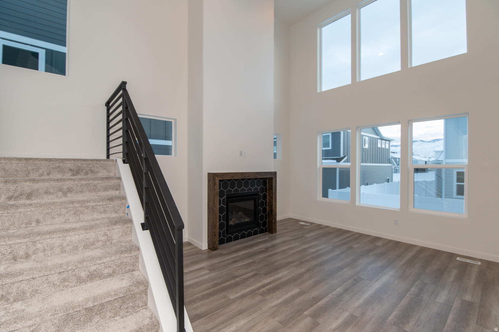 OAK HOLLOW PHASE A - Residential Lease