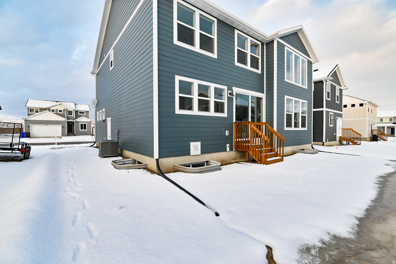 OAK HOLLOW PHASE A - Residential Lease