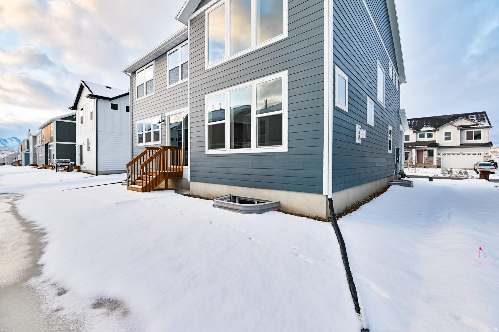 OAK HOLLOW PHASE A - Residential Lease