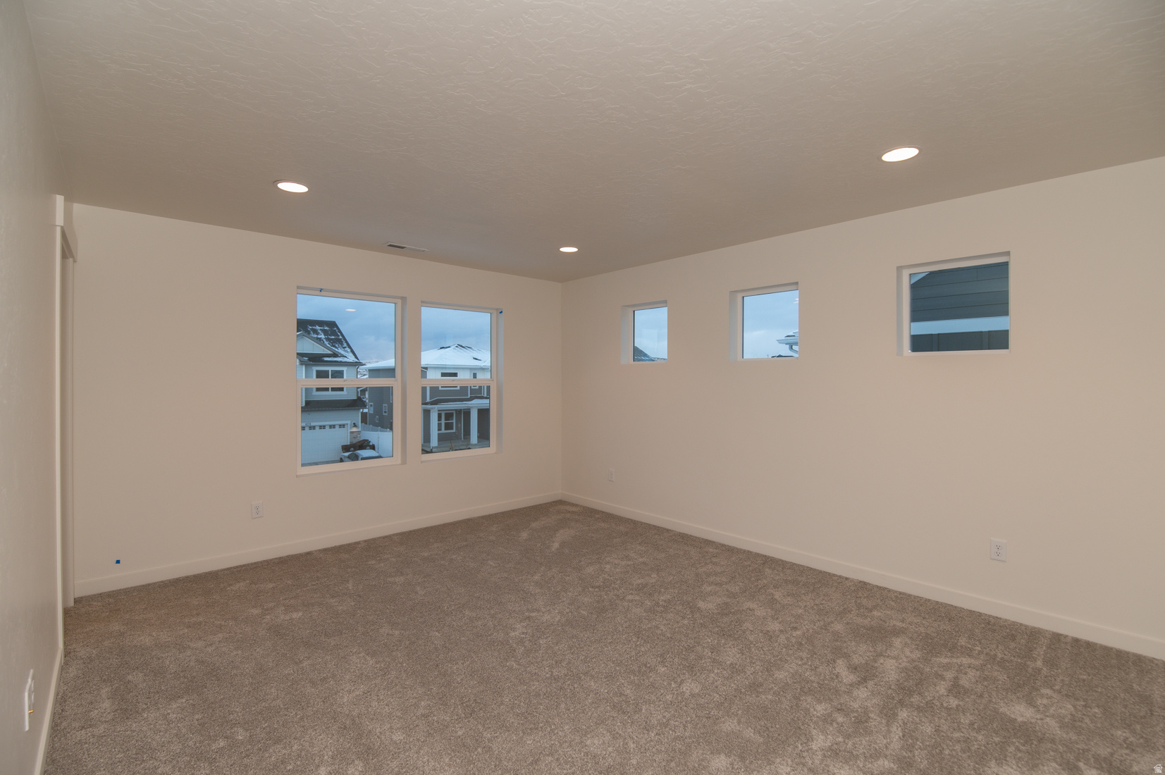 OAK HOLLOW PHASE A - Residential Lease