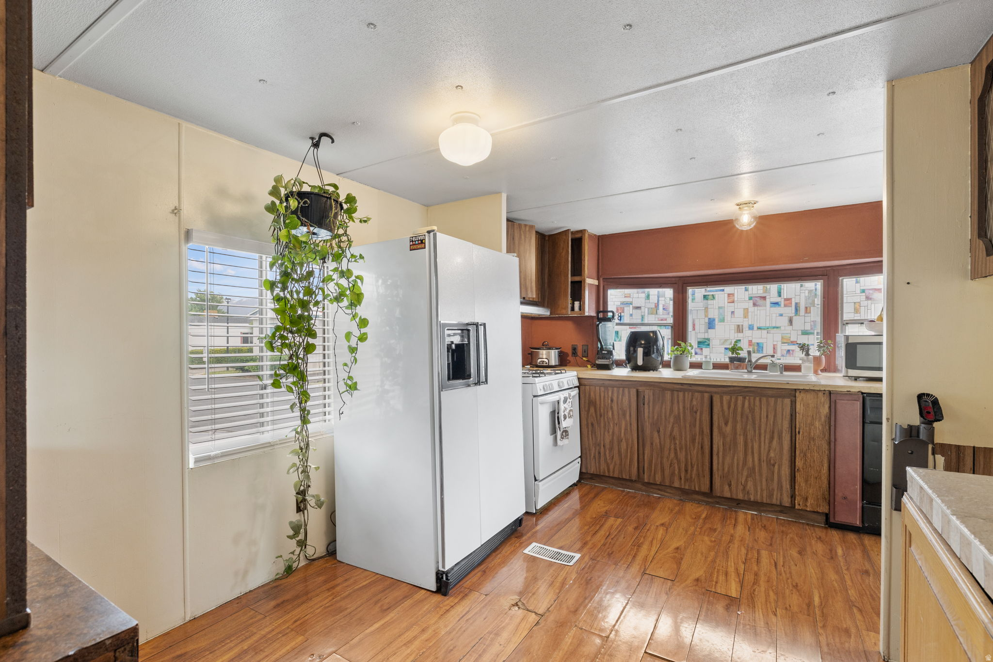 MOUNTAIN VIEW - Residential