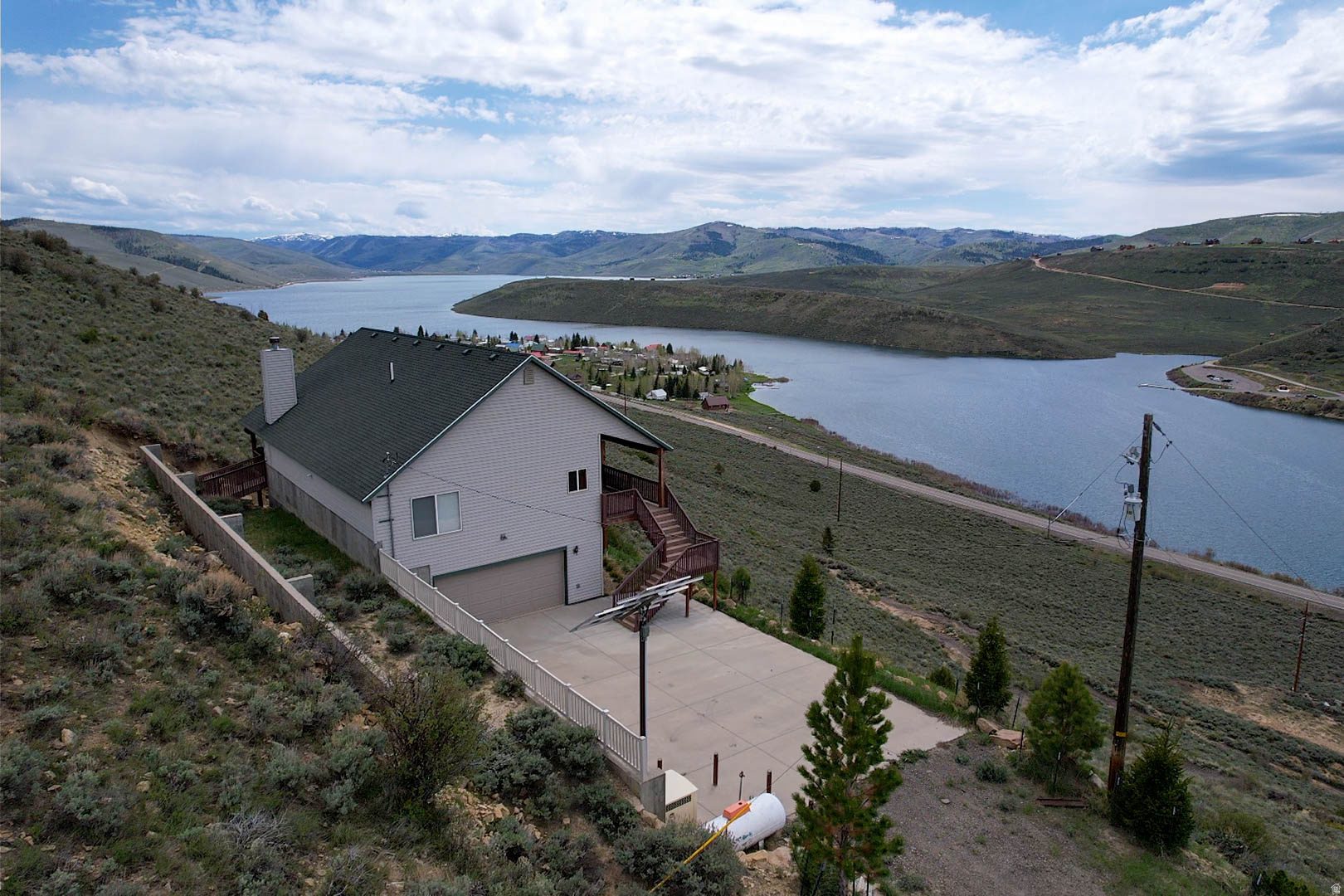 MOUNTAIN RETREAT - Residential